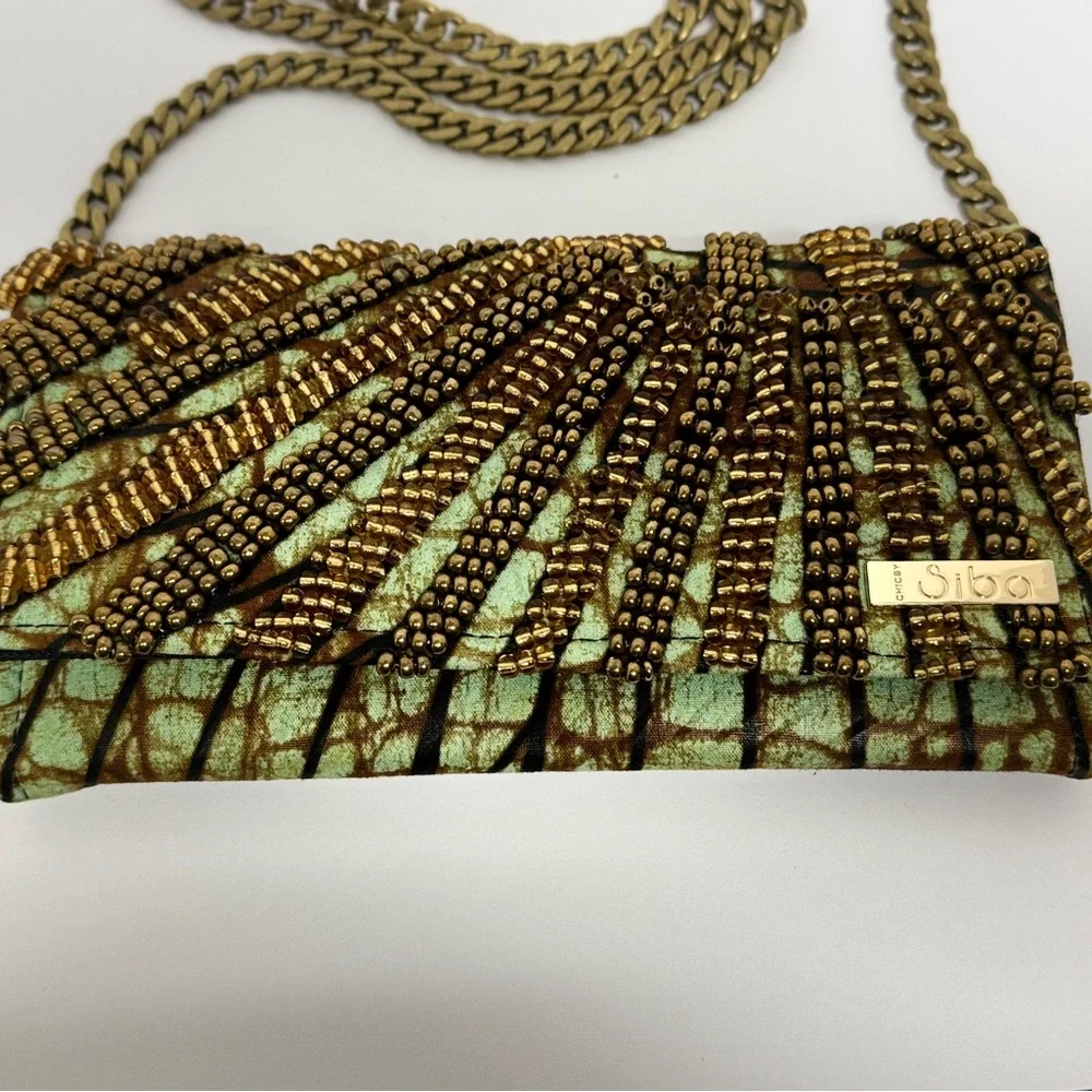 Beaded art deco wallet/Crossbody bag EUC
Comes w/ insert & 42”chain. No callouts - Picture 2 of 10